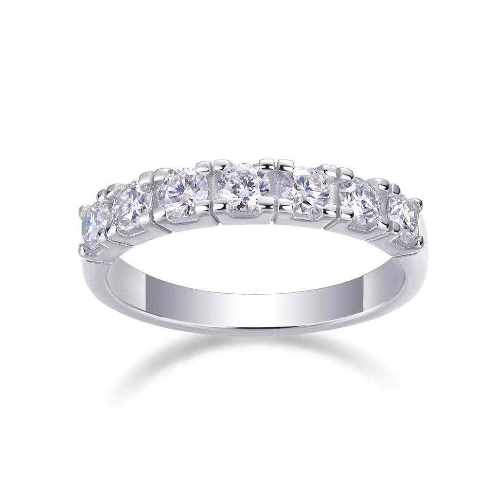 Single Row Moissanite Diamond Ring for Women