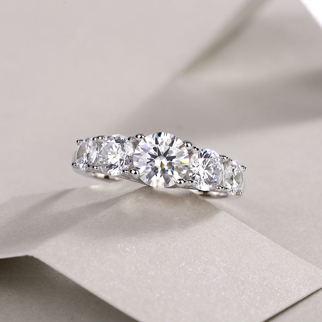 1 Carat D-VVS1 Lab Grown Diamond Ring for Women