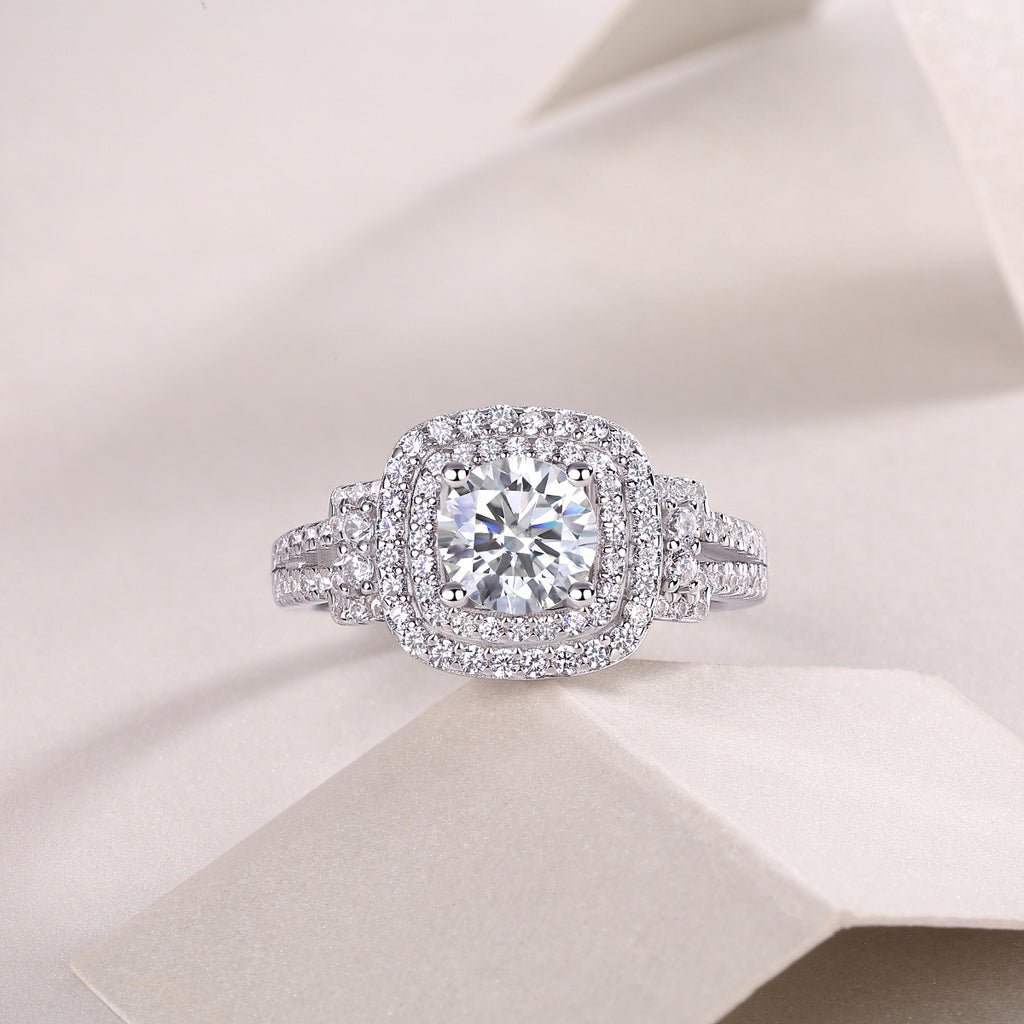 1 Carat D-VVS1 Lab Grown Diamond Ring for Women
