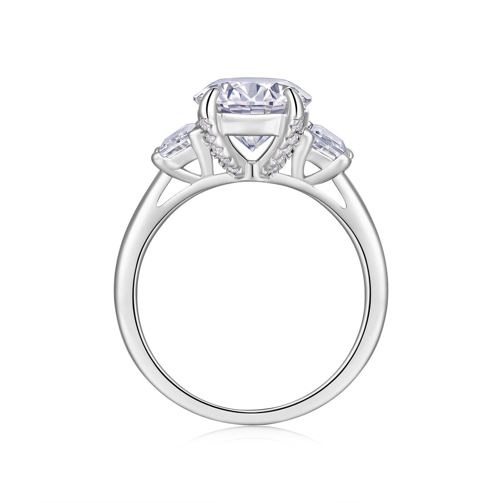 Egg-Shaped Moissanite Wedding Diamond Ring for Women