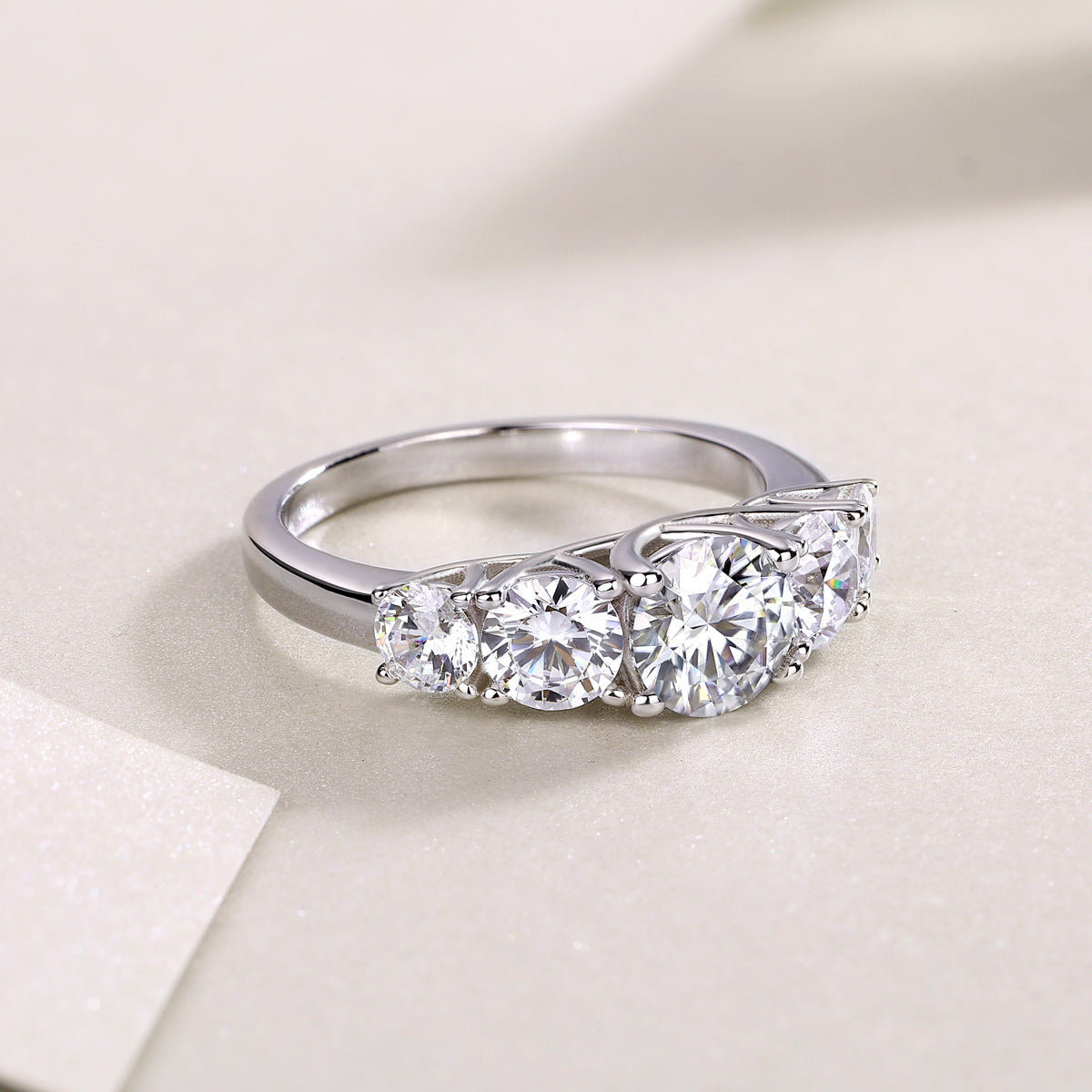 1 Carat D-VVS1 Lab Grown Diamond Ring for Women