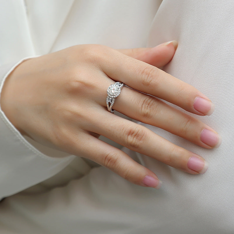 1 Carat D-VVS1 Lab Grown Diamond Ring for Women