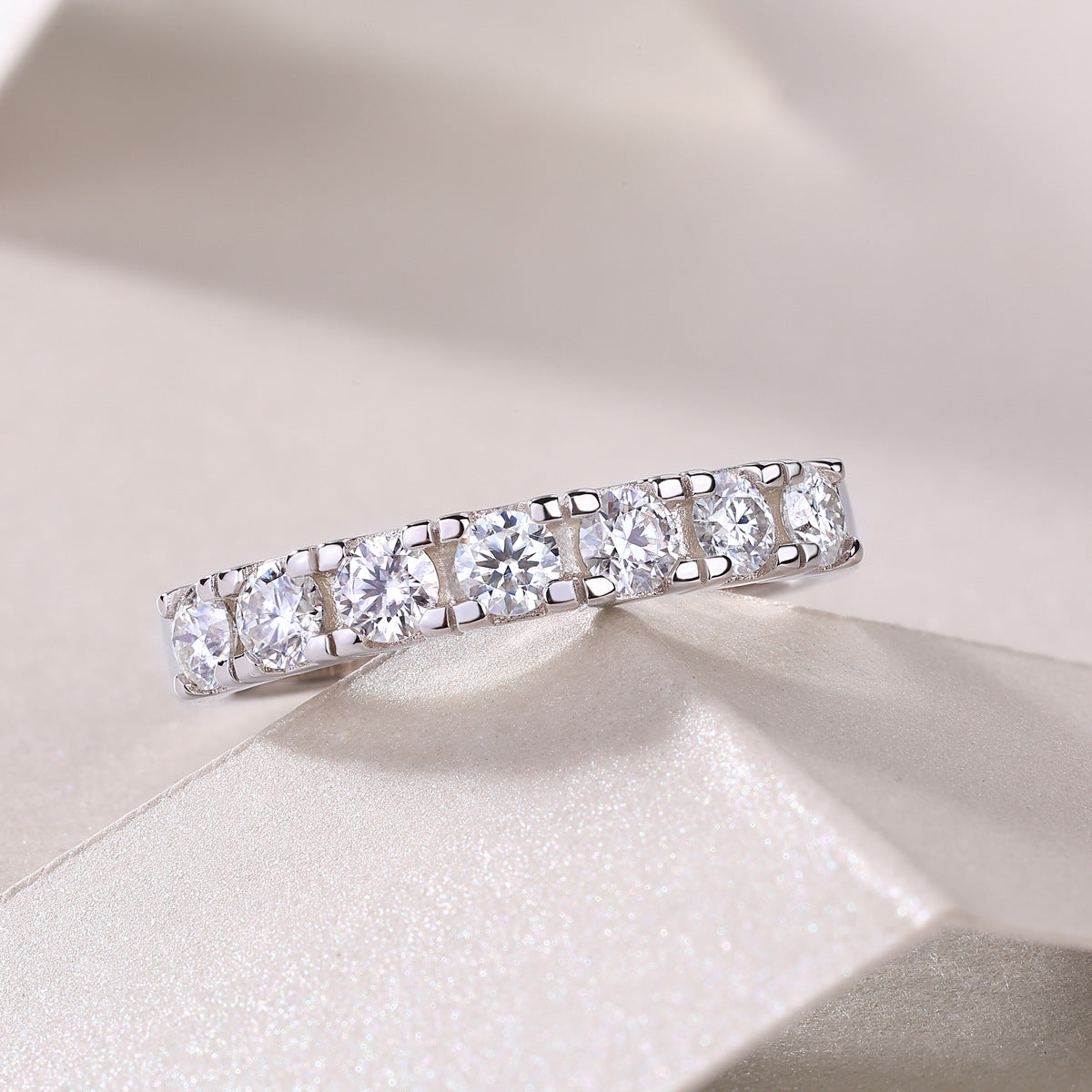 Single Row Moissanite Diamond Ring for Women