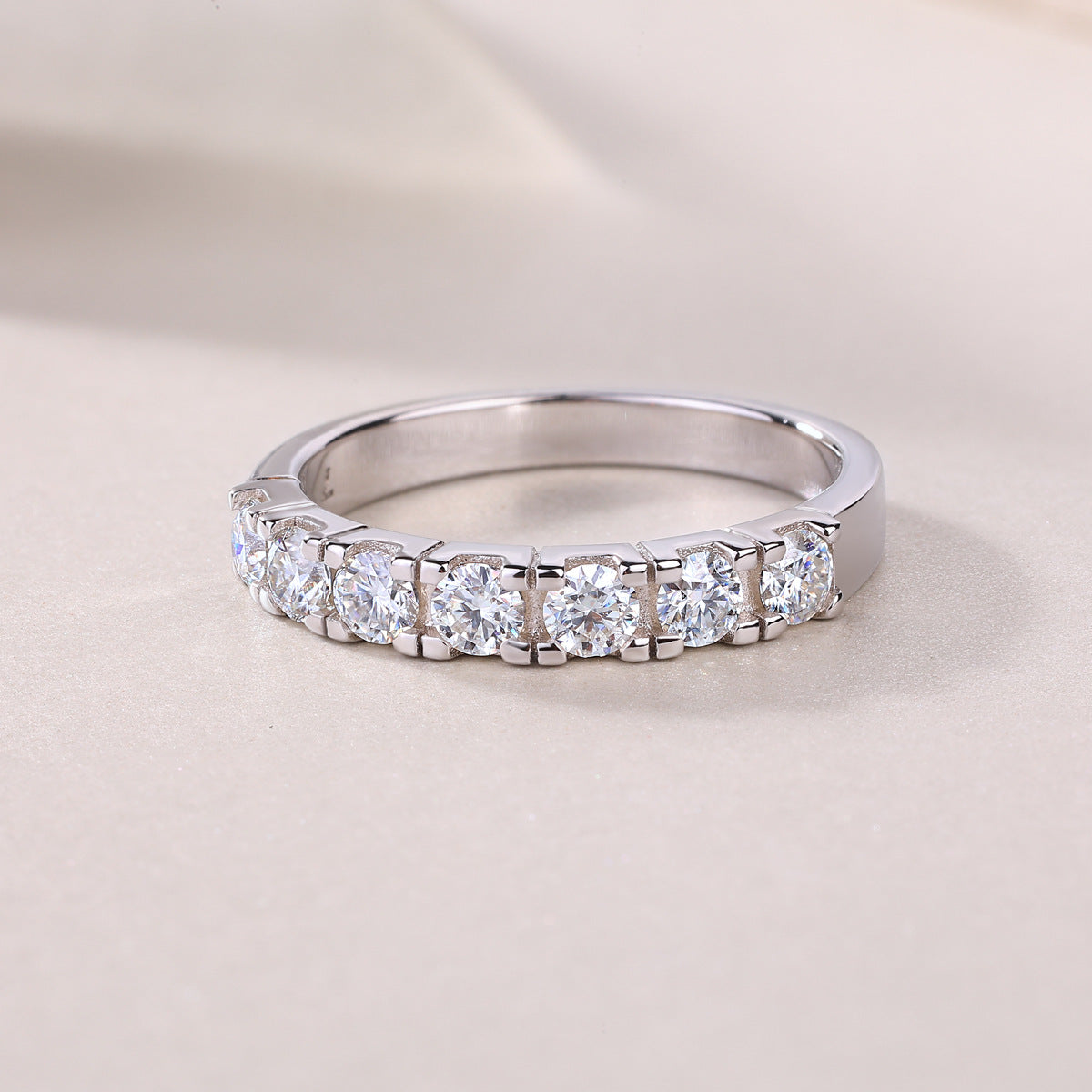 Single Row Moissanite Diamond Ring for Women