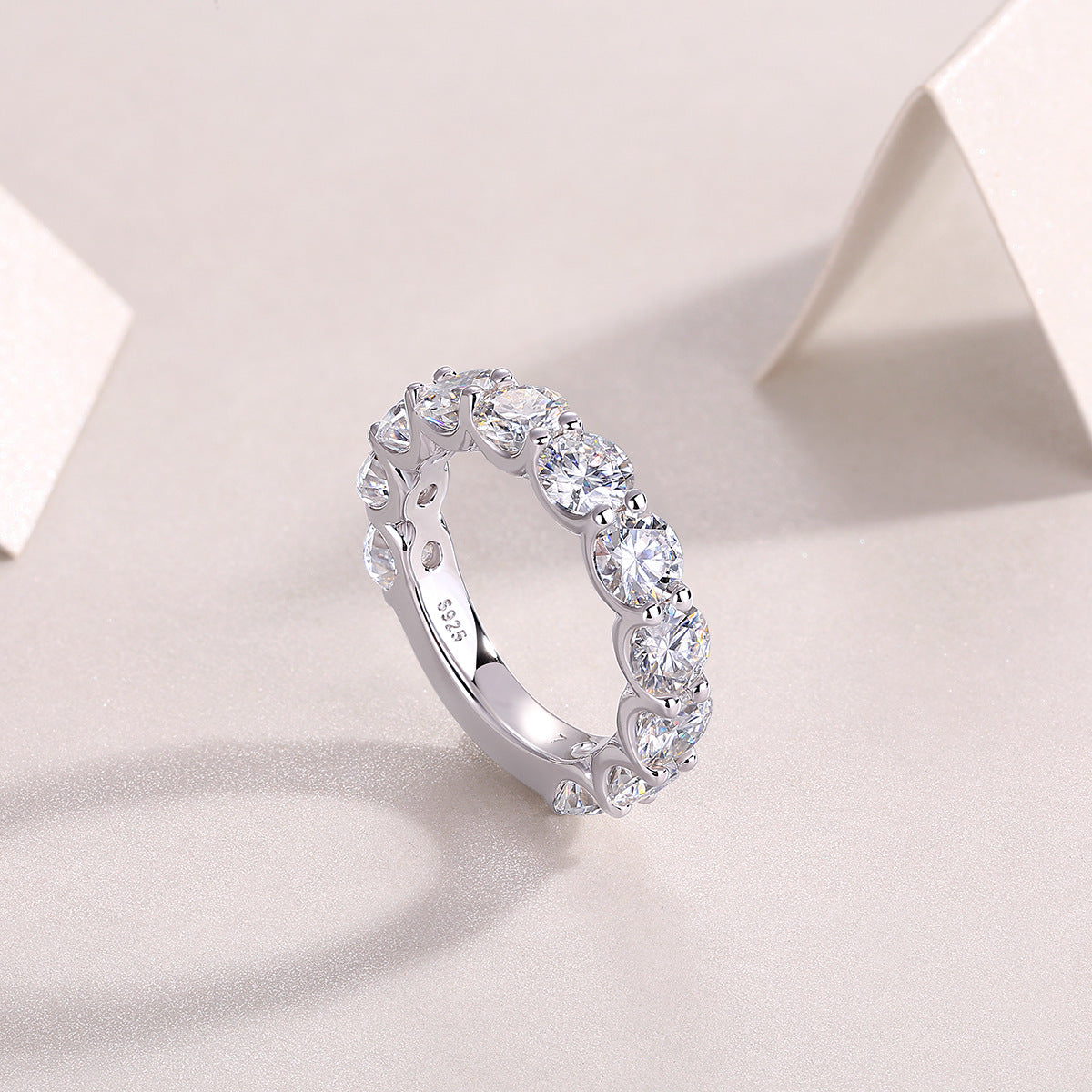 Colorful Moment 5 Carat Single Row Moissanite Diamond Couple Rings for Men and Women
