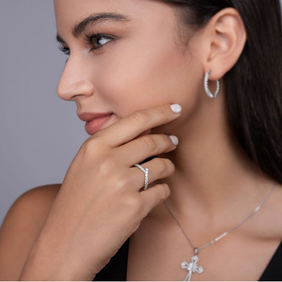 V-shaped Moissanite Ring for Women
