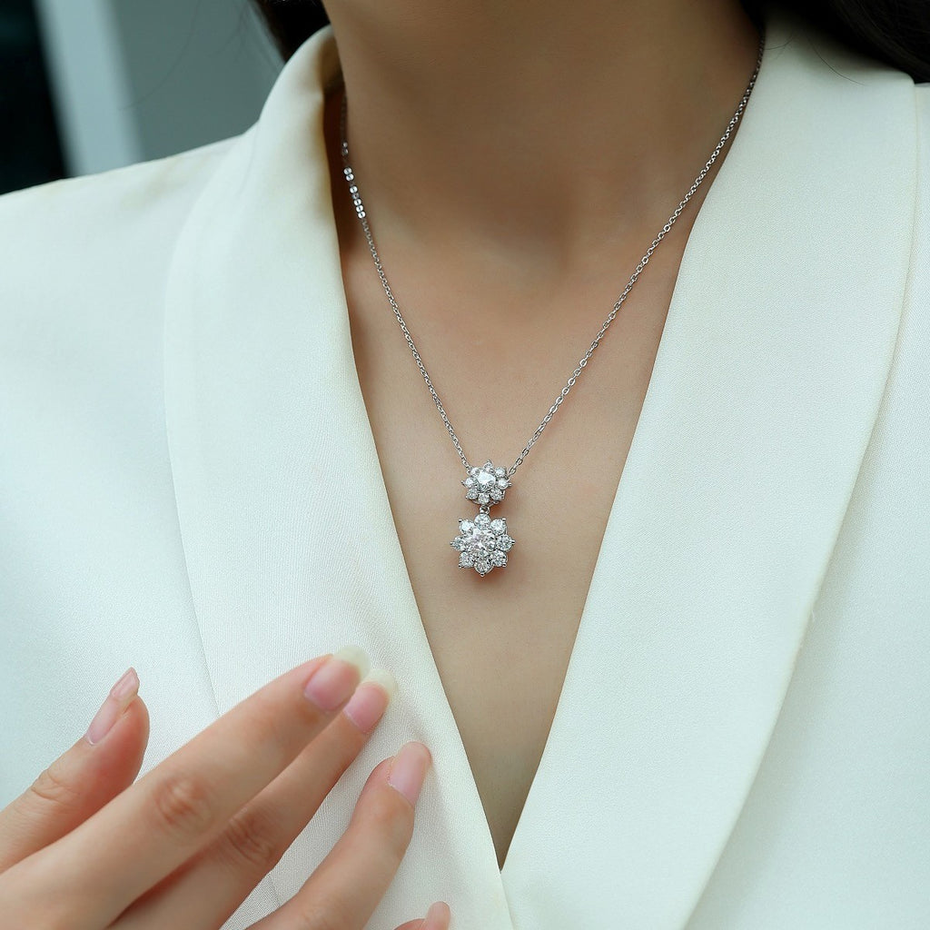 1.5 Carat Moissanite Sunflower Pendant Diamond Necklace S925 Sterling Silver Plated with 18K White Gold for Women