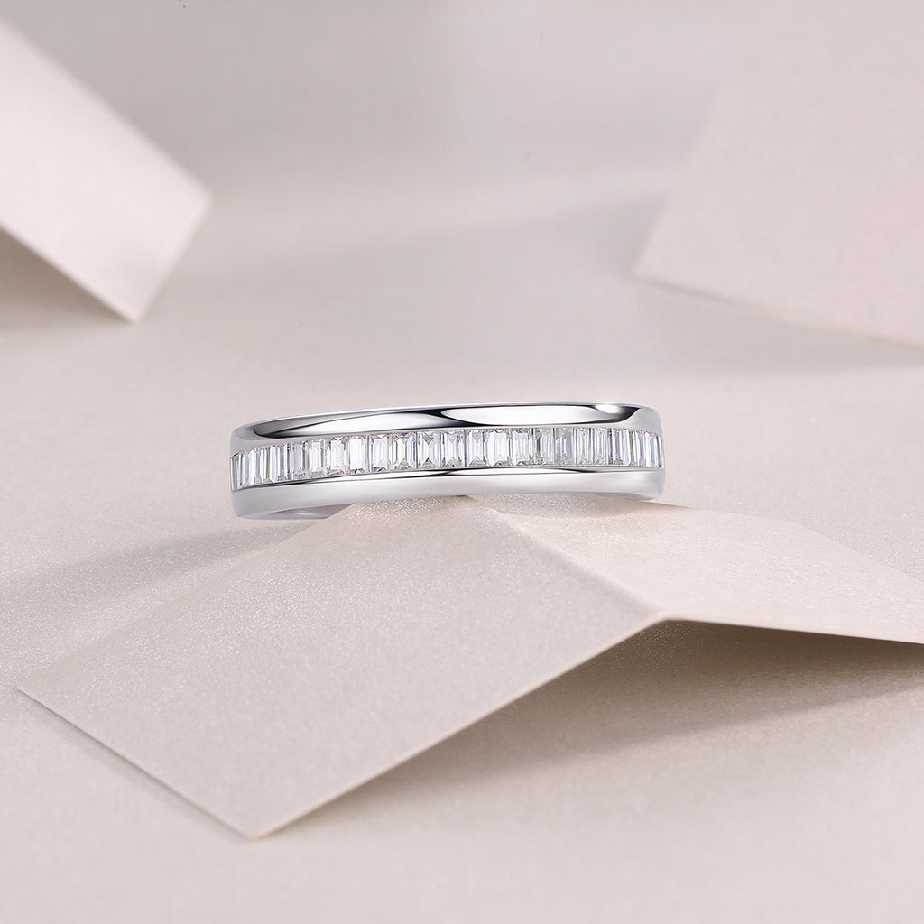 Single Row Emerald Cut Moissanite Ring for Women