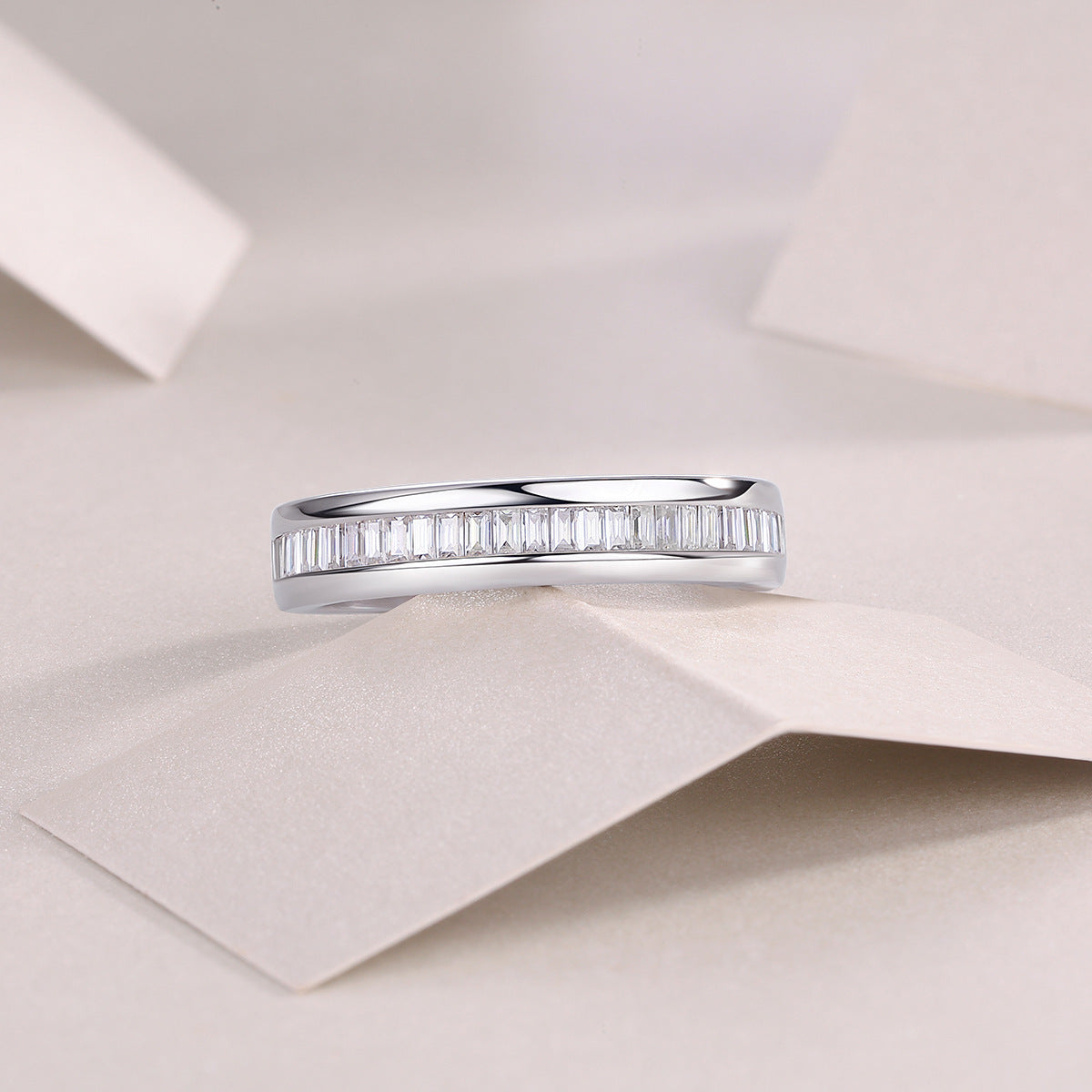 Single Row Emerald Cut Moissanite Ring for Women