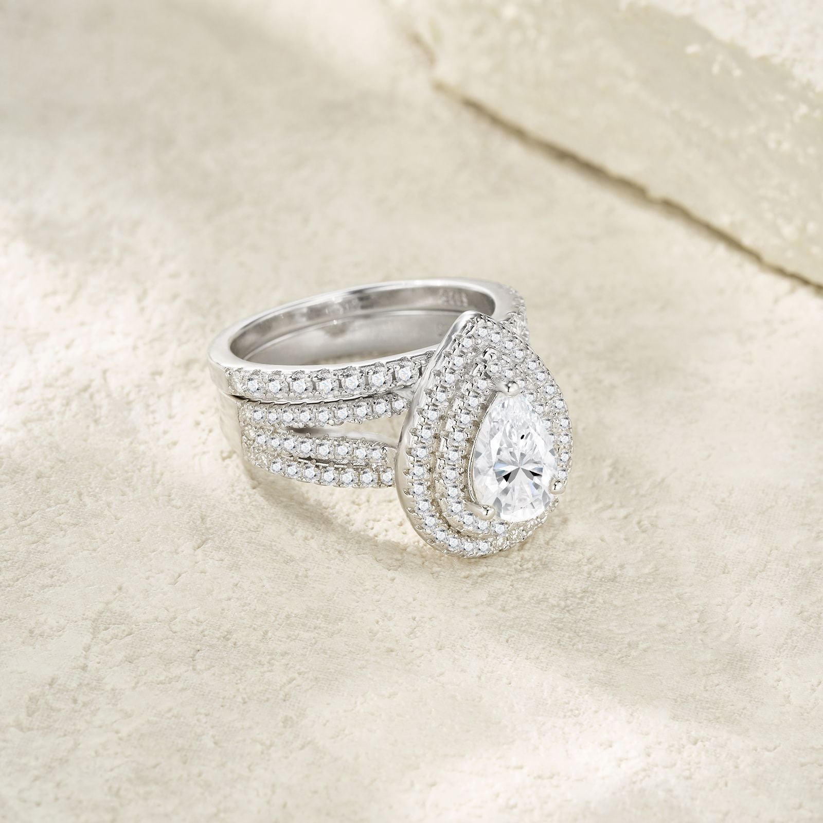 Luxurious Moissanite Diamond Ring for Women