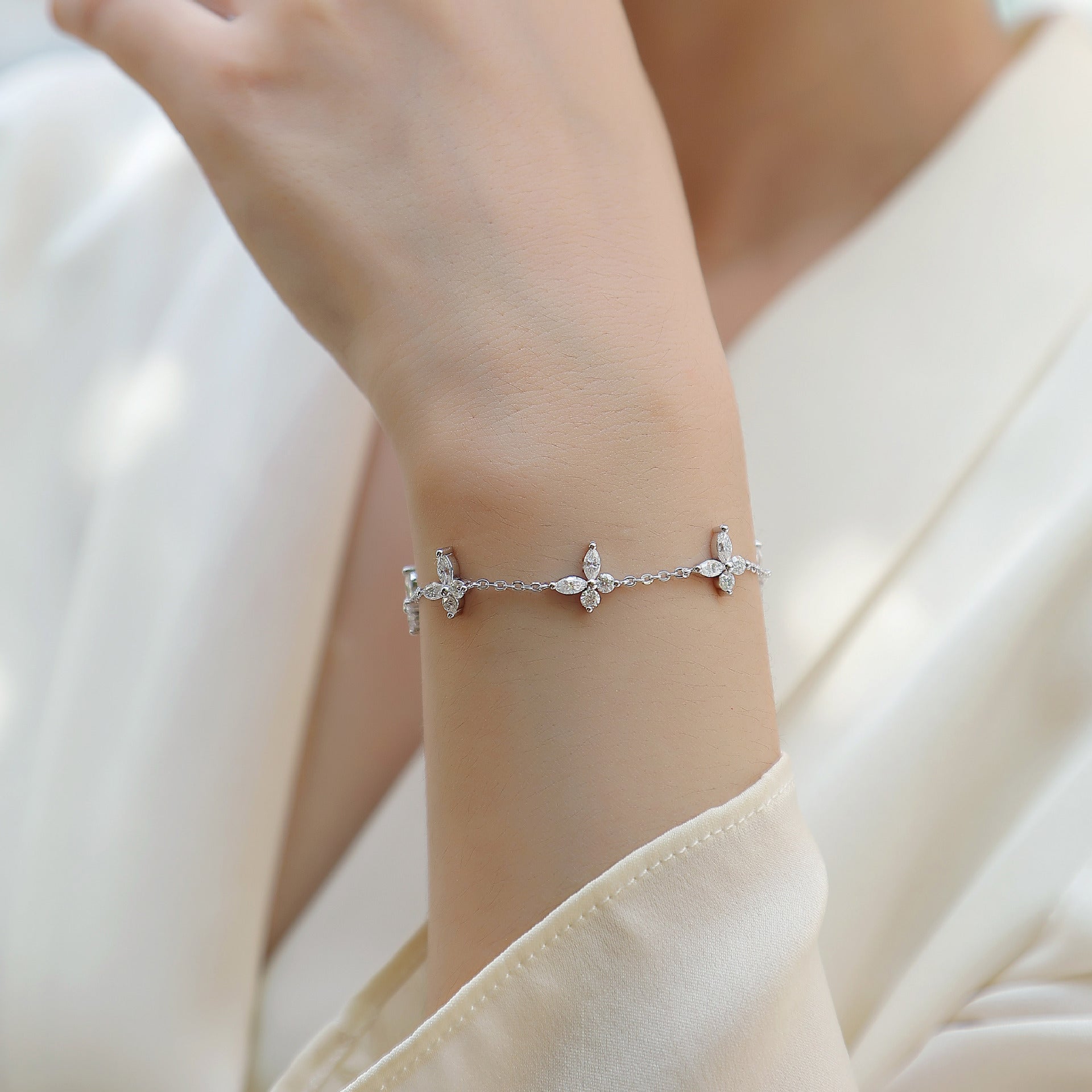 Moissanite S925 Silver Plated 18K Gold Four-Leaf Flower Bracelet