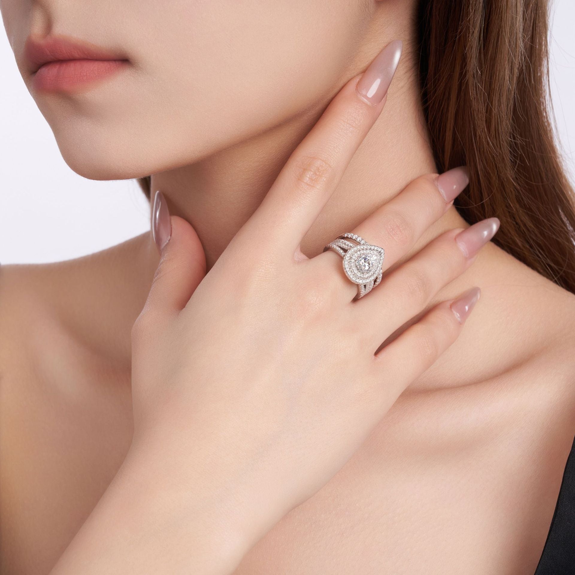 Luxurious Moissanite Diamond Ring for Women