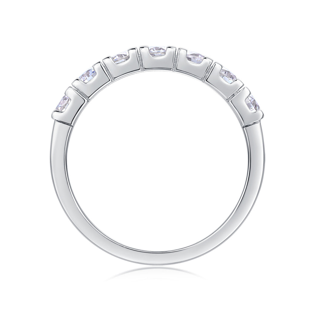 Single Row Moissanite Diamond Ring for Women