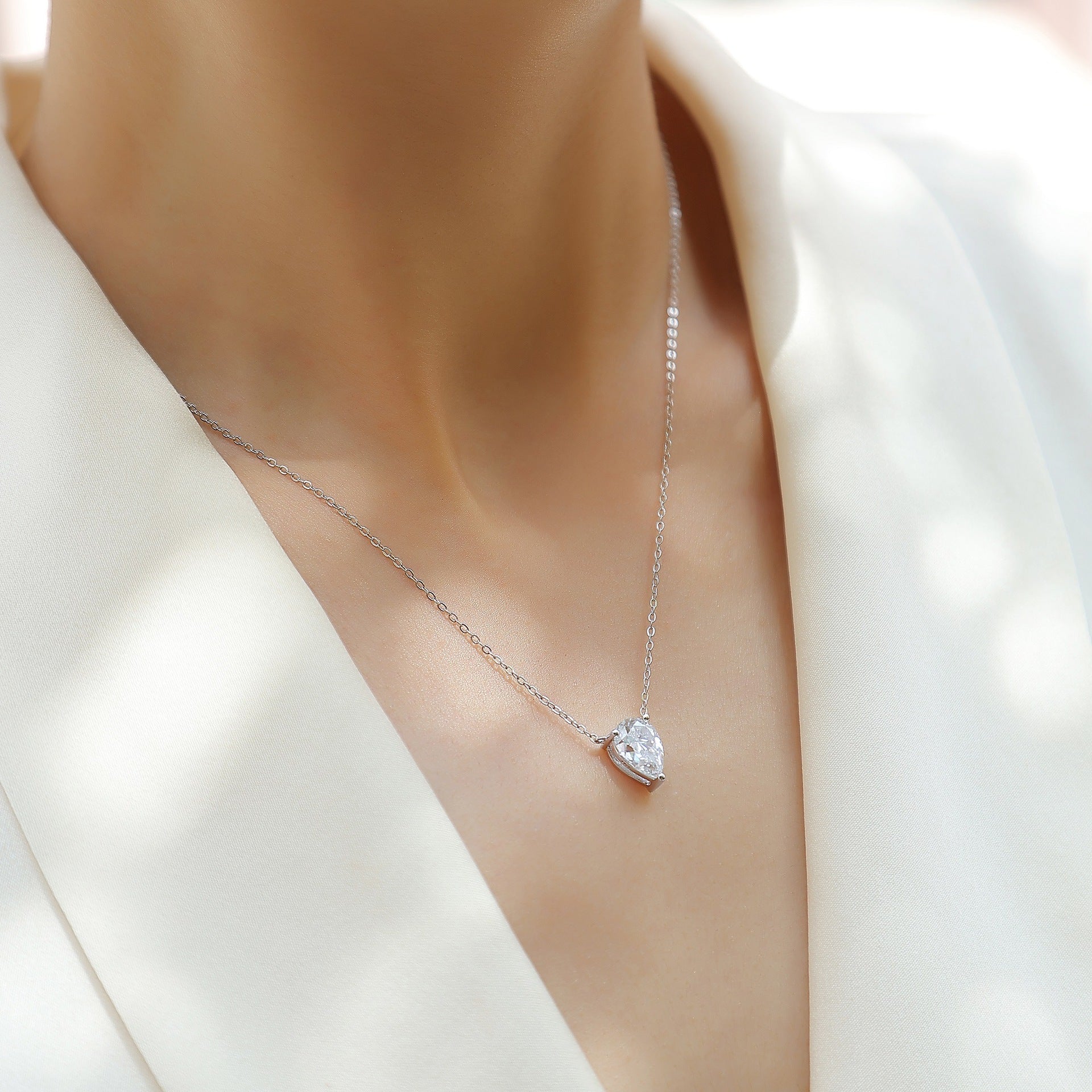 Pear Shape 2.5CT Moissanite Necklace for Women S925 Plated with 18K White Gold