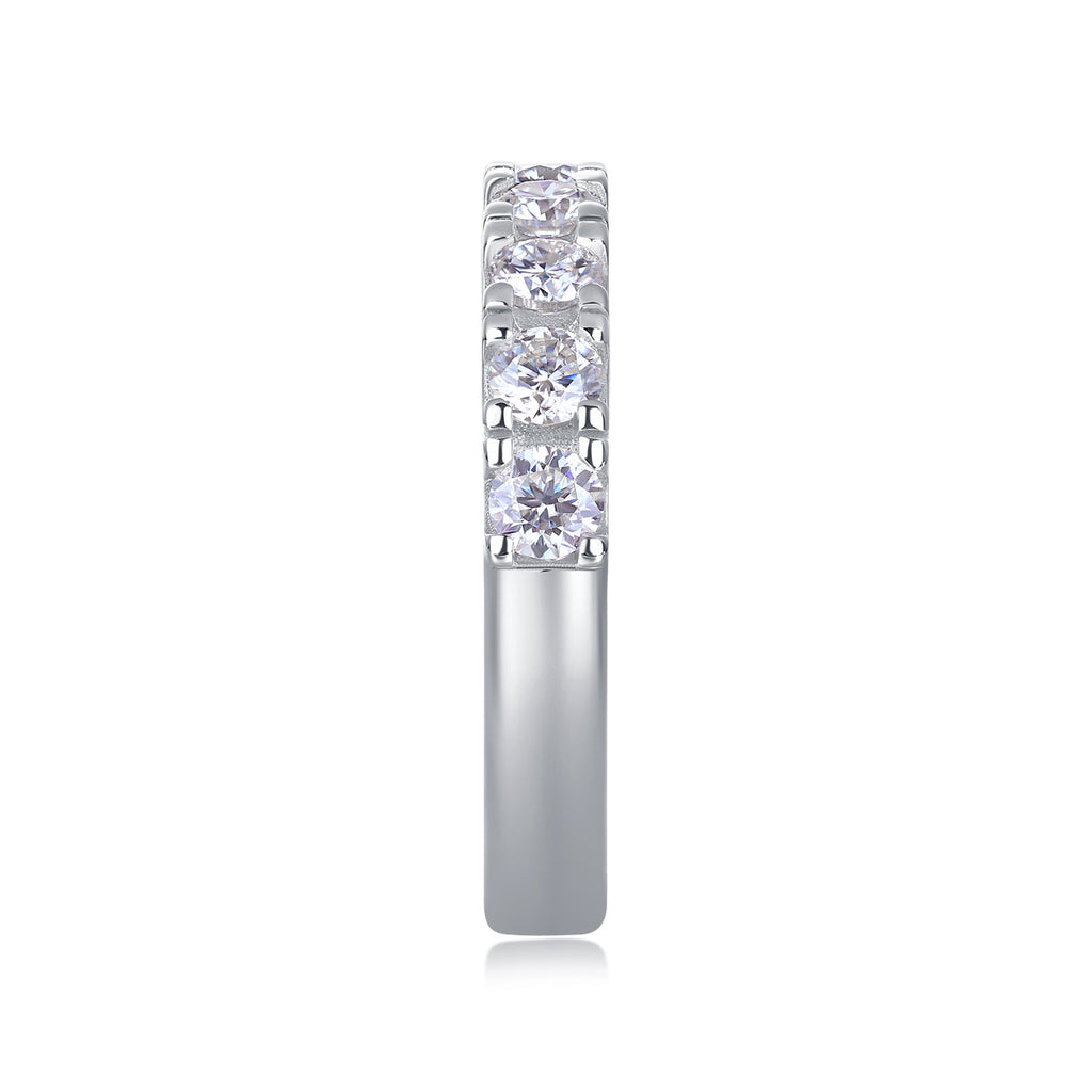 Single Row Moissanite Diamond Ring for Women