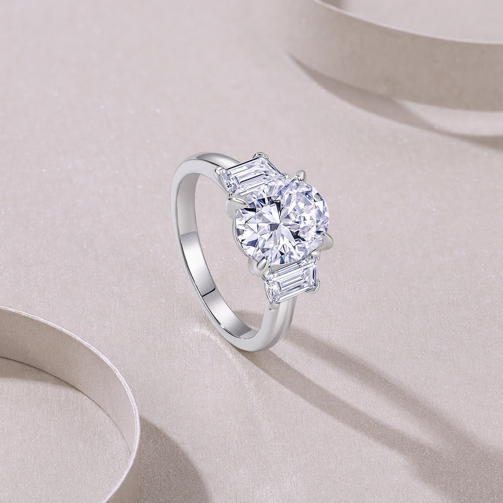 Egg-Shaped Moissanite Wedding Diamond Ring for Women