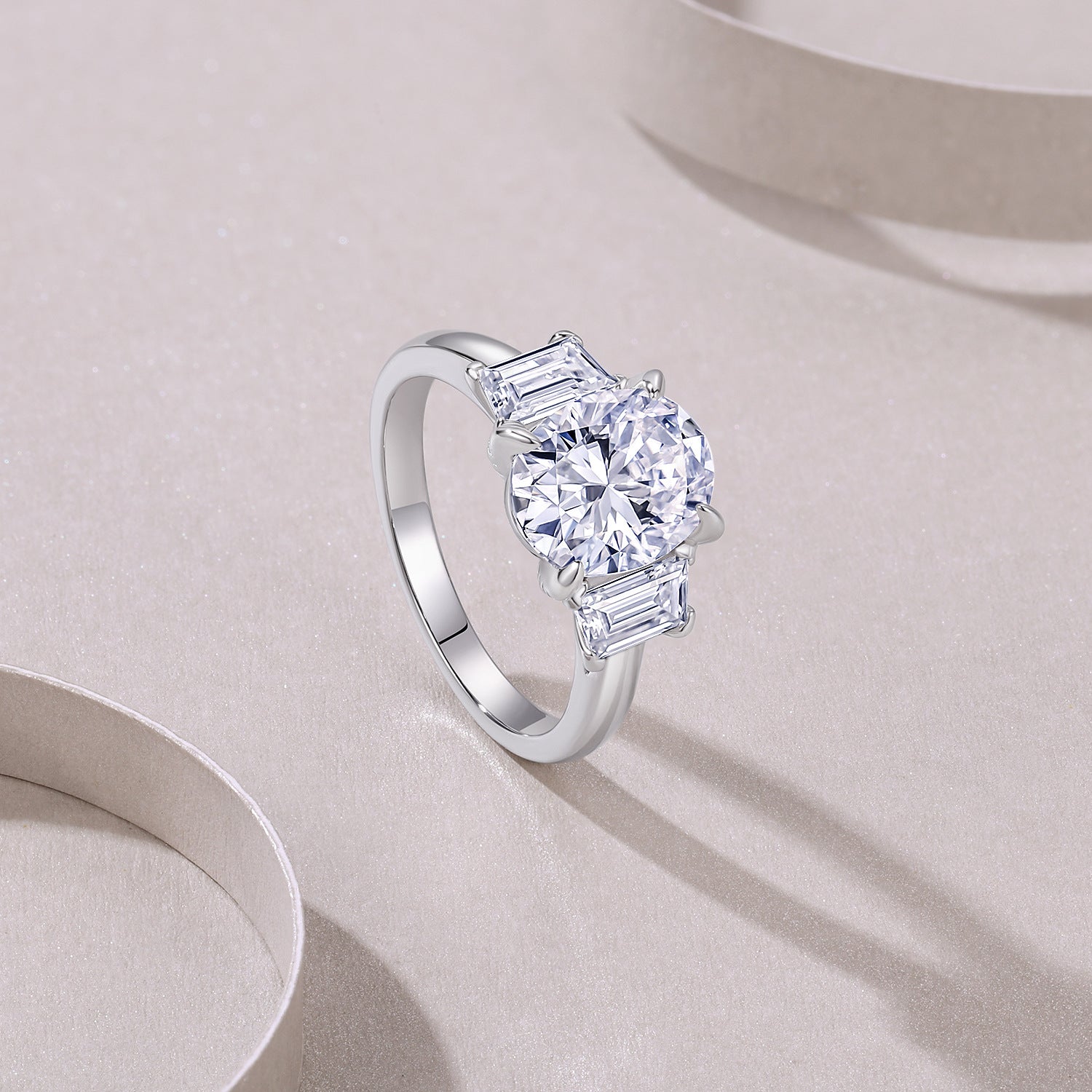 Egg-Shaped Moissanite Wedding Diamond Ring for Women