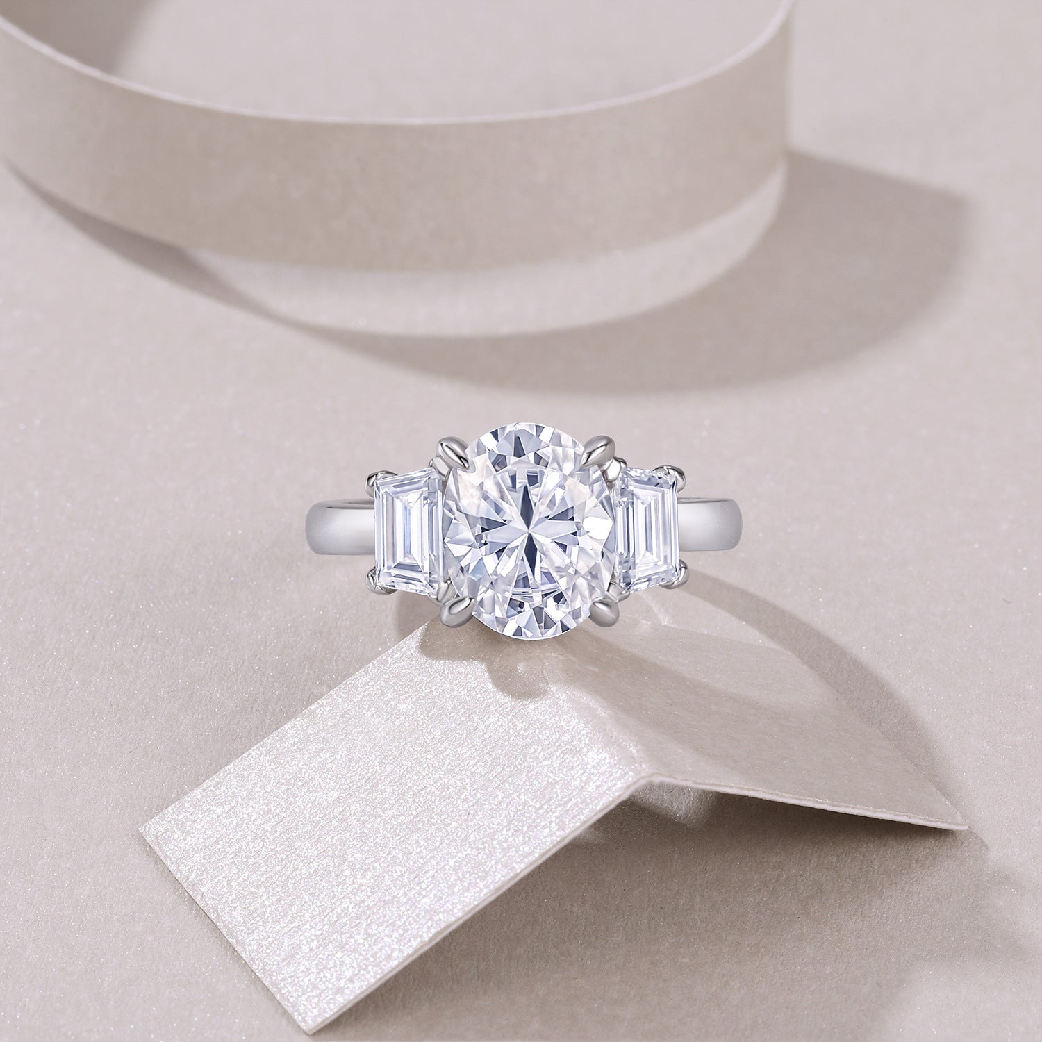 Egg-Shaped Moissanite Wedding Diamond Ring for Women