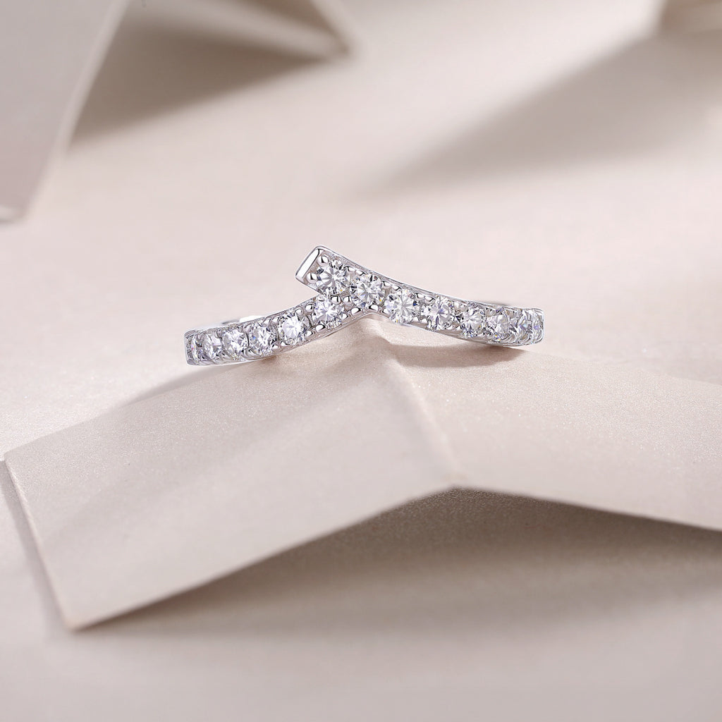 V-shaped Moissanite Ring for Women