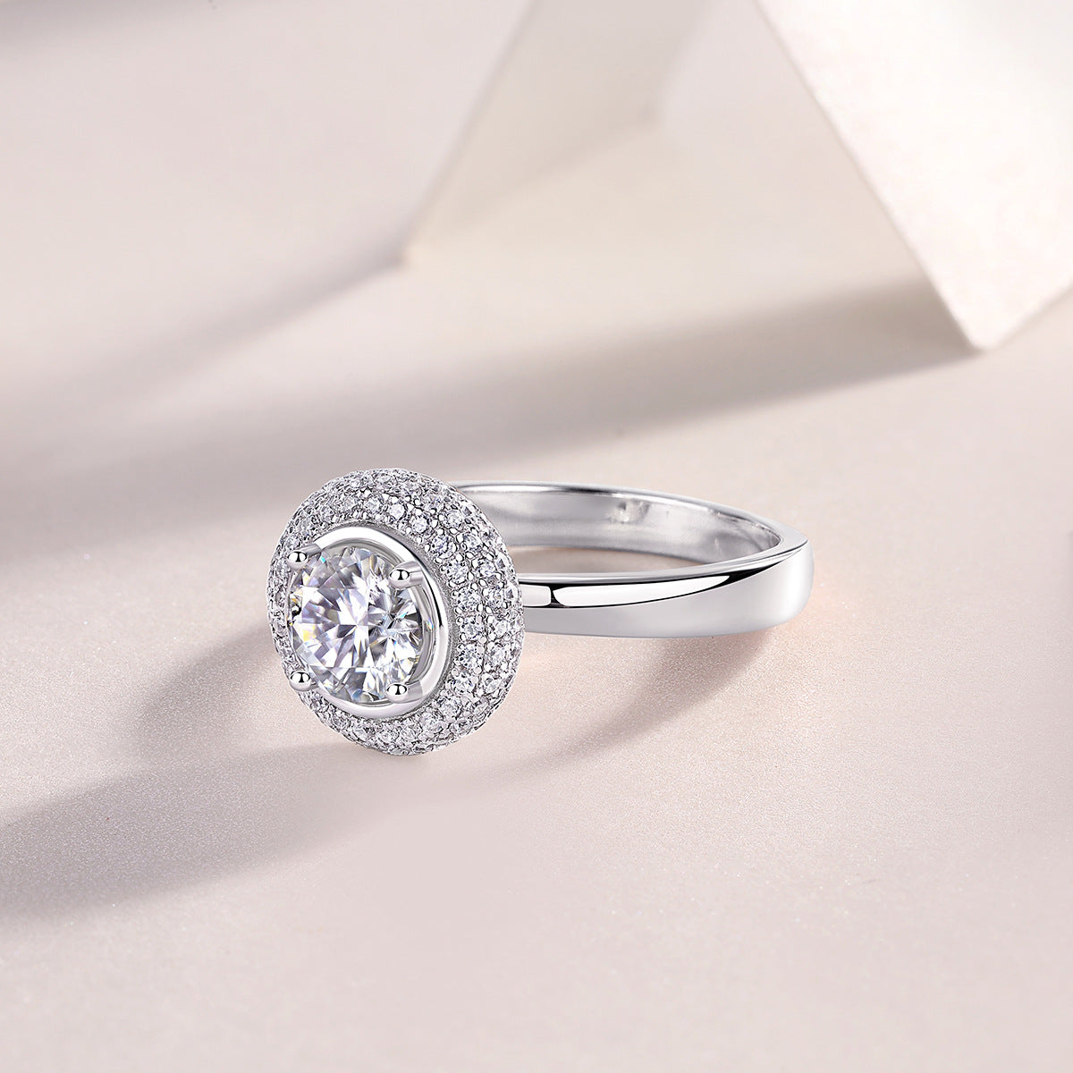 1 Carat D-VVS1 Lab Grown Diamond Ring for Women