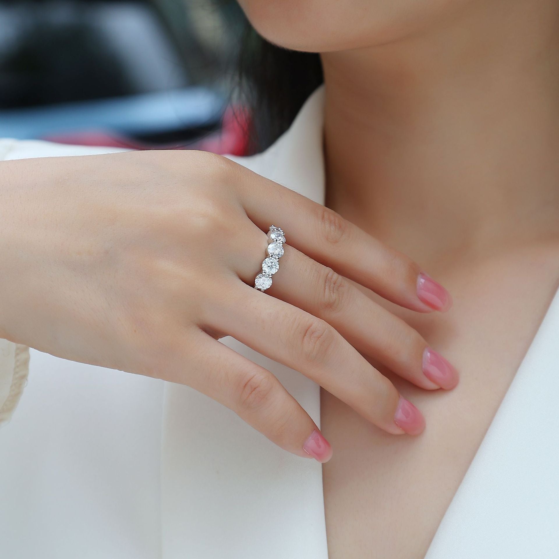 2.5 Carat Moissanite Single Row Inlaid Diamond 50 Points*5 Ring For Women