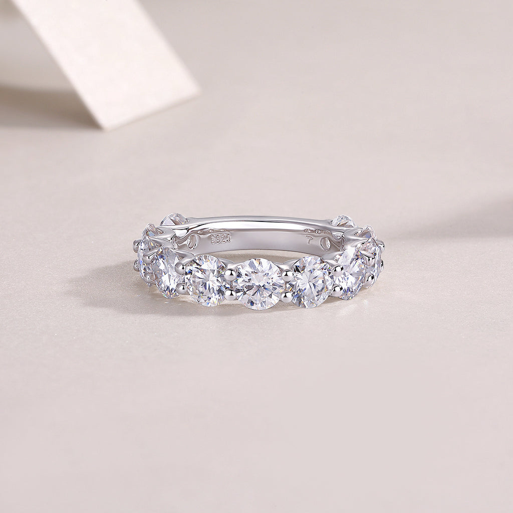 Colorful Moment 5 Carat Single Row Moissanite Diamond Couple Rings for Men and Women