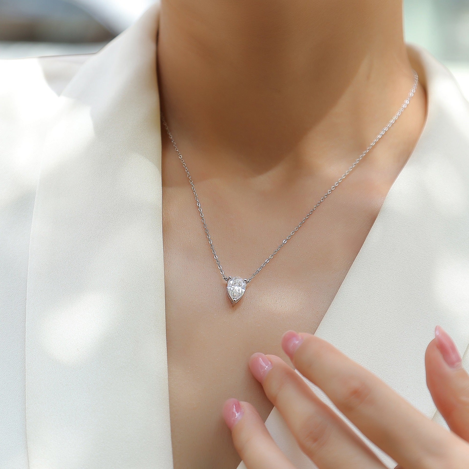 Pear Shape 2.5CT Moissanite Necklace for Women S925 Plated with 18K White Gold