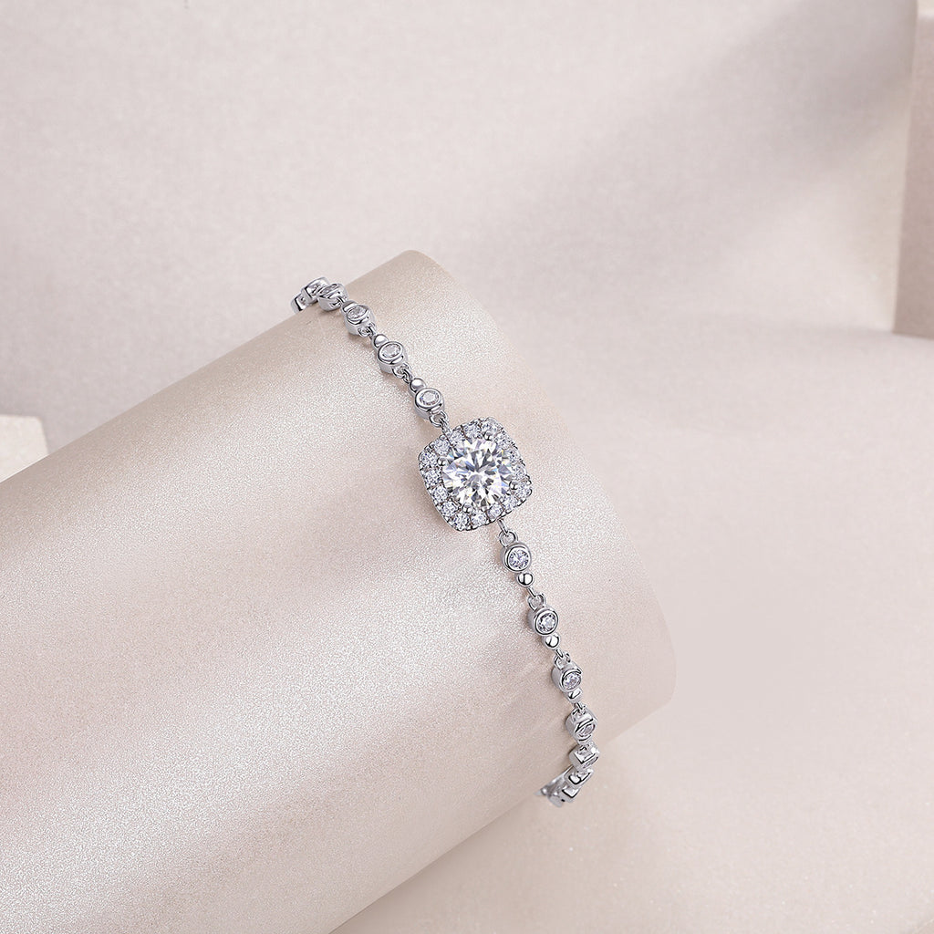 Female 1.94 Carat Moissanite Bracelet S925 Sterling Silver Plated 18K