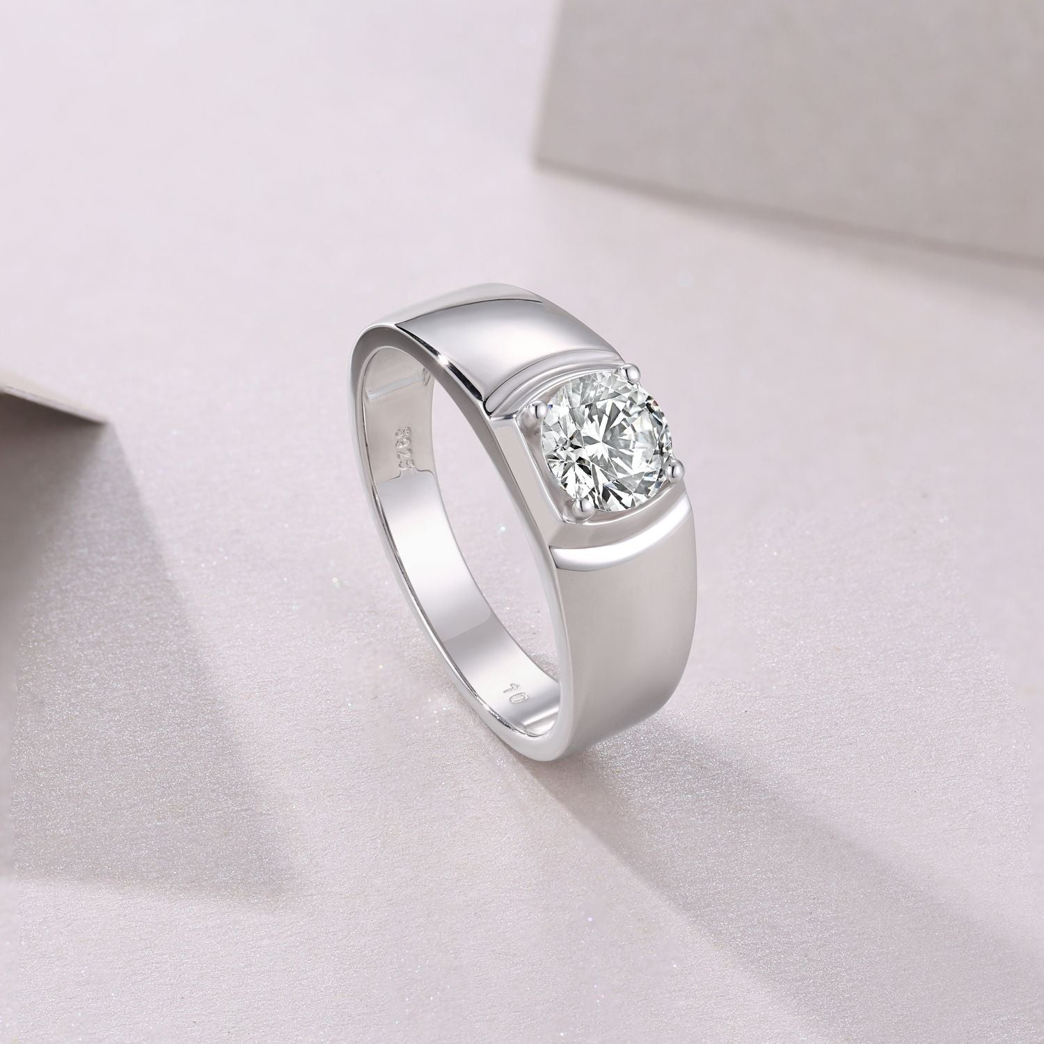 1 Carat D-VVS1 Lab-Grown Diamond Engagement Ring for Men
